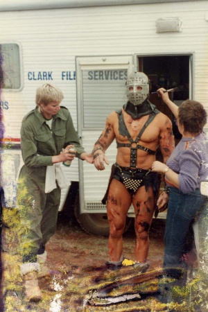 Безумный Макс 2: Воин дороги (1981) Безумный Макс 2: Воин дороги (1981)