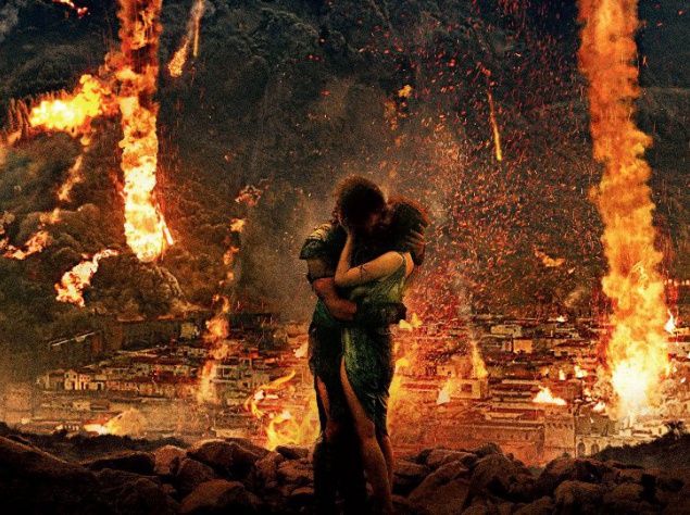 Эпический боевик "Помпеи". События разворачиваются на фоне извержения вулкана Везувий, которое навсегда стерло древнеримский город Помпеи. Главный герой – раб, который плывет в Неаполь, чтобы спасти свою любимую.