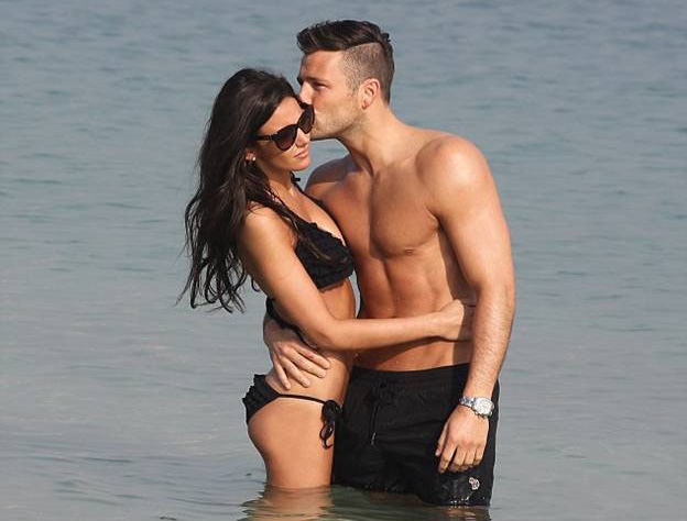 Мишель Киган со своим парнем Марком Райтом наслаждаются отдыхом в Дубае. Мишель Киган со своим парнем Марком Райтом наслаждаются отдыхом в Дубае.