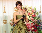 ТОП самых красивых платьев победительниц "Оскара"