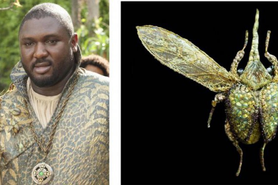 Ксаро Ксоан Даксос и один из жуков на его костюме.