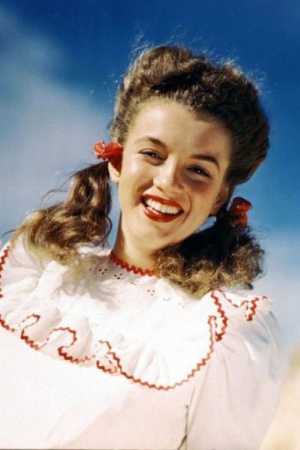 Юная Мэрилин Монро Юная Мэрилин Монро