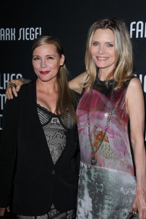 Диди Пфайфер. Джордж встречался какой-то период в 80-х с сестрой Мишель Пфайфер Диди. Диди Пфайфер. Джордж встречался какой-то период в 80-х с сестрой Мишель Пфайфер Диди.