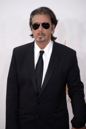 74-летний Аль Пачино имеет множество романов и троих детей, но официально в браке не состоял.