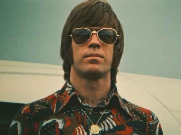 11. В детстве Чак не обладал спортивными талантами и не занимался никакими видами спорта, а в школе его часто били