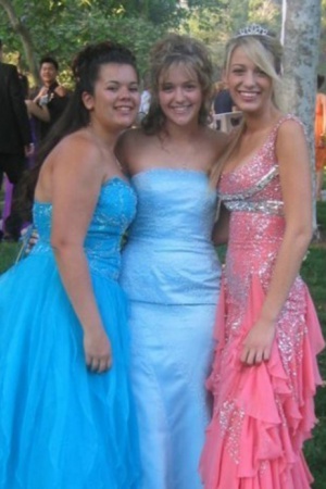 Блейк Лайвли на выпускном