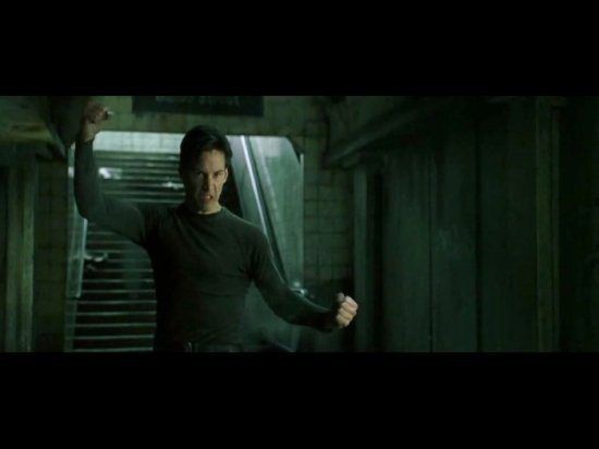 После того как Нео начинают называть избранным (The One), можно заметить анаграмму — Neo ~ One.