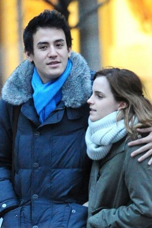 Эмма Уотсон рассталась со своим парнем Уиллом Адамовичем, с которым встречалась около года.