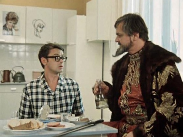 Он играл моноспектакли, озвучивал мультфильмы и иностранные кинокартины. В 1991 году актер получил звание Народного артиста РСФСР.