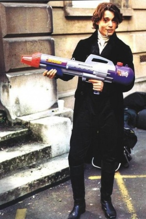 Джонни Депп на съемках фильма "Сонная Лощина". Джонни Депп на съемках фильма "Сонная Лощина".