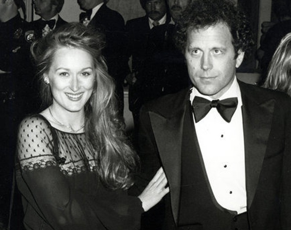 Мерил Стрип и Донн Гаммер вместе с 1978 года. У пары четверо детей. Это, наверное, одна из немногих пар, чья семейная жизнь не была омрачена никакими слухами и разговорами. Мерил Стрип и Донн Гаммер вместе с 1978 года. У пары четверо детей. Это, наверное, одна из немногих пар, чья семейная жизнь не была омрачена никакими слухами и разговорами.