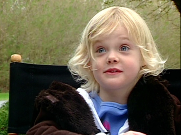 2003 год в фильме "Дверь в полу"