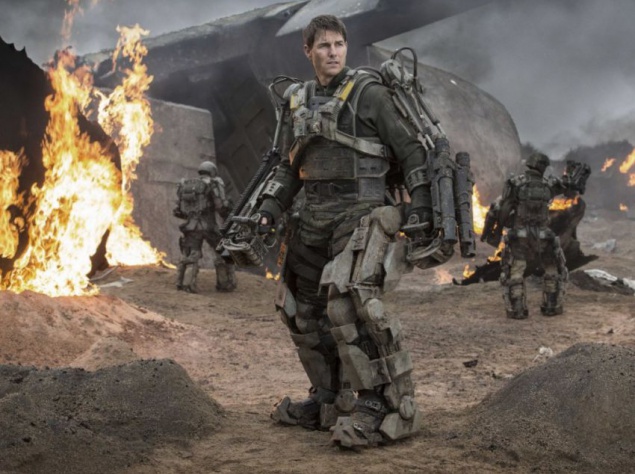 Для того, чтобы облачить актера в такой костюм потребовалась помощь команды из четырех человек. Для того, чтобы облачить актера в такой костюм потребовалась помощь команды из четырех человек.