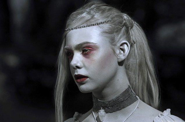 Вирджиния, "Между", Френсис Форд Коппола, 2011. Еще одна юная особа, слишком рано узнавшая тяготы небытия, — героиня куда менее помпезного, чем "Дракула", чуть дурацкого, но очень личного фильма Копполы. Спивающийся писатель едет в пресс-тур со своей книж Вирджиния, "Между", Френсис Форд Коппола, 2011. Еще одна юная особа, слишком рано узнавшая тяготы небытия, — героиня куда менее помпезного, чем "Дракула", чуть дурацкого, но очень личного фильма Копполы. Спивающийся писатель едет в пресс-тур со своей книж