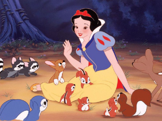 Румянец Белоснежки. Дело в том, что в далёком 1937 году ещё не было технологий, которые позволили бы сделать румянец таким натуральным и едва различимым. Оказывается, чтобы Белоснежка выглядела более естественно, художники-аниматоры использовали свои румя Румянец Белоснежки. Дело в том, что в далёком 1937 году ещё не было технологий, которые позволили бы сделать румянец таким натуральным и едва различимым. Оказывается, чтобы Белоснежка выглядела более естественно, художники-аниматоры использовали свои румя