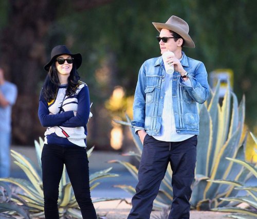 Джон Майер (John Mayer) и Кэти Перри (Katy Perry). Эти отношения были сложными с самого начала, тем более, что Джон Майер является известным Казановой. За последние десять лет, он состоял в отношениях с многими известными голливудскими звёздами, включая Д Джон Майер (John Mayer) и Кэти Перри (Katy Perry). Эти отношения были сложными с самого начала, тем более, что Джон Майер является известным Казановой. За последние десять лет, он состоял в отношениях с многими известными голливудскими звёздами, включая Д