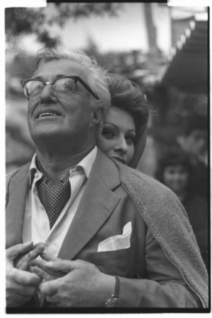 Софи Лорен и ее друг, режиссер Витторио Де Сика