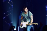 Самотній по контракту