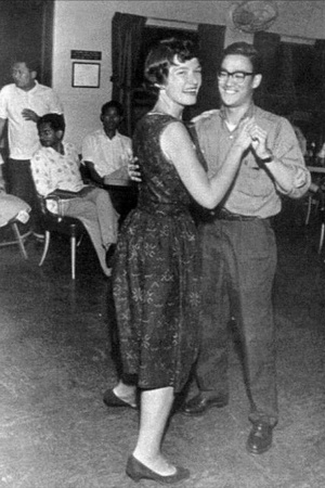 Танцующий Брюс Ли.