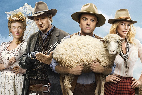 Комедия "Миллион способов потерять голову". Робкий фермер Альберт струсил при перестрелке, после чего его возлюбленная ушла от него. Герой встречает супругу известного бандита, и та предлагает научить его владению оружием, чтобы он смог продемонстрировать