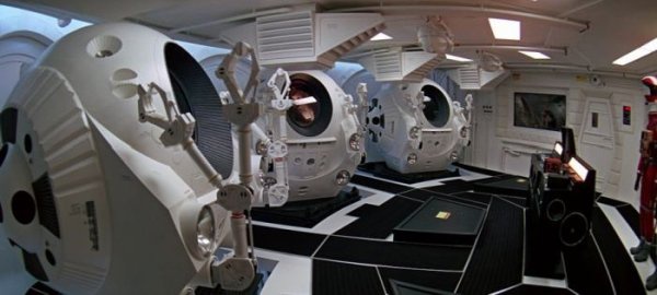 3. 2001: Космическая Одиссея (1968). Пионерские эффекты Стэнли Кубрика в фантастике "2001: Космическая Одиссея" изменили киноиндустрию навсегда. Обидно, что никто не использует приемы Кубрик и гуру эффектов Дугласа Тернбулла, потому что они по-прежнему ра 3. 2001: Космическая Одиссея (1968). Пионерские эффекты Стэнли Кубрика в фантастике "2001: Космическая Одиссея" изменили киноиндустрию навсегда. Обидно, что никто не использует приемы Кубрик и гуру эффектов Дугласа Тернбулла, потому что они по-прежнему ра