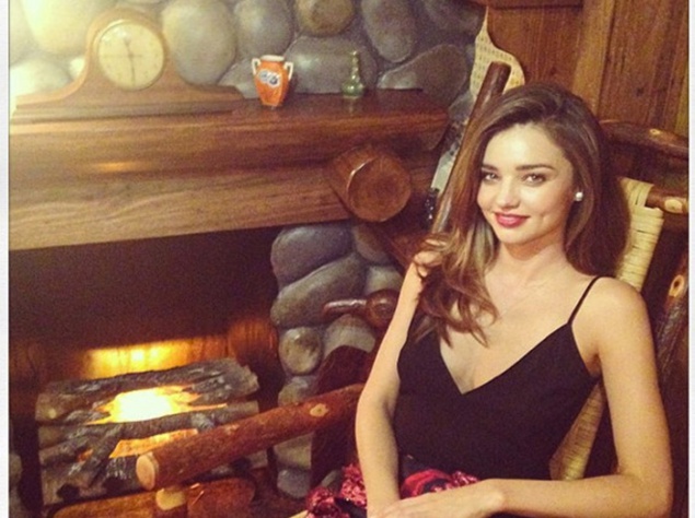 Миранда Керр отдыхает дома