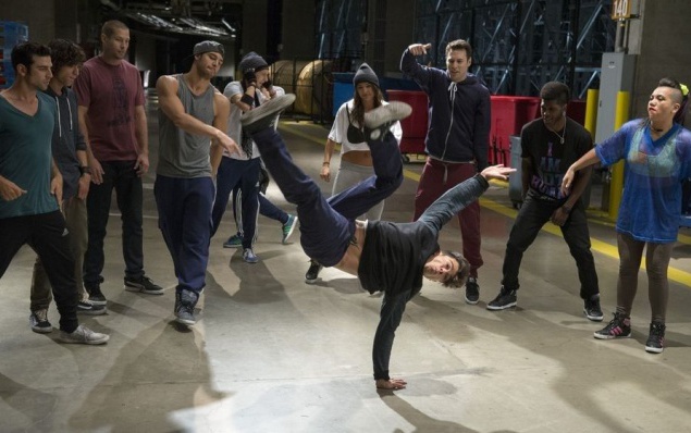 Мелодрама "Шаг вперёд: Всё или ничего". Все ваши любимые герои из предыдущих частей соберутся снова, на этот раз, в сверкающем Лас-Вегасе, чтобы осуществить давние мечты и побороться за победу, которая может стать переломной в их карьерах.