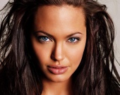 Анджелина Джоли увлекалась наркотиками