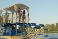 Самотній по контракту