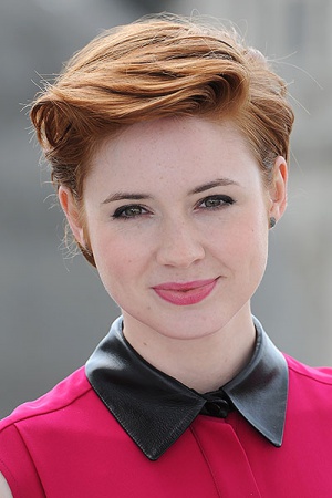 Карен Гиллан мечтает примерить костюм супергероя