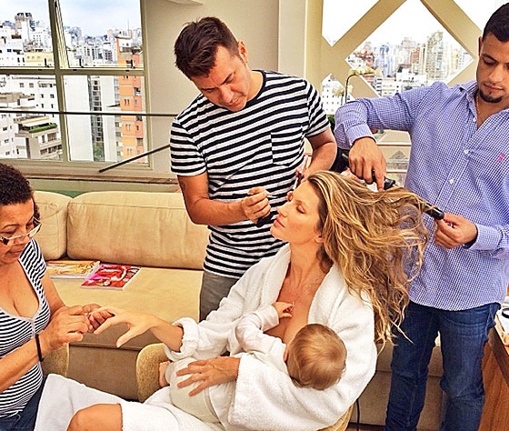 Супермодель Жизель Бундхен со своей дочерью Вивьен Супермодель Жизель Бундхен со своей дочерью Вивьен