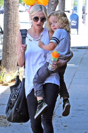 Эшли Симпсон стала мамой в 24 Эшли Симпсон стала мамой в 24