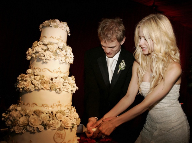 Аврил Лавин и Дерик Уибли - 3 года в браке, развелись, когда Уме было 26