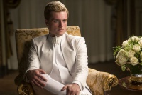 Голодні ігри: Сойка-пересмішниця. Частина I