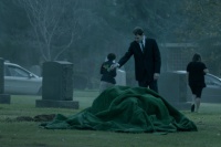 Поховати колишню