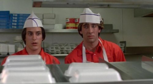 2. Николас Кейдж (Nicolas Cage) – "Лихие времена в Риджмонд Хай" (1982 год). Если вы любитель кино, или интересуетесь голливудскими семьями, то знаете, что настоящая фамилия Николаса Кейджа – Коппола. Да, он племянник Фрэнсиса Форда Копполы (Francis Ford  2. Николас Кейдж (Nicolas Cage) – "Лихие времена в Риджмонд Хай" (1982 год). Если вы любитель кино, или интересуетесь голливудскими семьями, то знаете, что настоящая фамилия Николаса Кейджа – Коппола. Да, он племянник Фрэнсиса Форда Копполы (Francis Ford