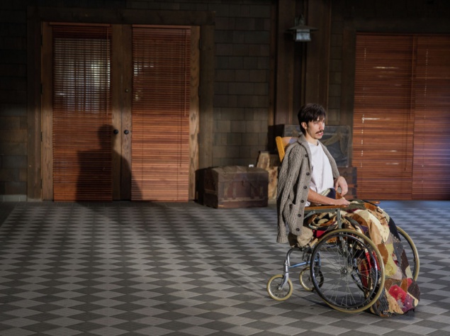 Ужасы "Бивень". Журналист Уоллес уехал брать интервью и таинственным образом исчез. Его девушка и друг отправляются на поиски, которые приводят пару к полицейскому в отставке, много лет занимающегося поиском пропавших людей. Коп утверждает, что есть некая Ужасы "Бивень". Журналист Уоллес уехал брать интервью и таинственным образом исчез. Его девушка и друг отправляются на поиски, которые приводят пару к полицейскому в отставке, много лет занимающегося поиском пропавших людей. Коп утверждает, что есть некая