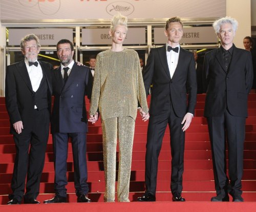 Тильда Суинтон (Tilda Swinton), рост – 179 сантиметров. Как можно заметить по этой фотографии, Кэтрин Матильда Суинтон (Katherine Mathilda Swinton), лучше известная как Тильда, совсем не стесняется своего роста. Её причёска только добавляет ей сантиметры, Тильда Суинтон (Tilda Swinton), рост – 179 сантиметров. Как можно заметить по этой фотографии, Кэтрин Матильда Суинтон (Katherine Mathilda Swinton), лучше известная как Тильда, совсем не стесняется своего роста. Её причёска только добавляет ей сантиметры,