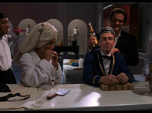 "Кому-нибудь снесут полбашки из Винчестера — и меня это ни капли не тронет. Я воспринимаю это как клевый спецэффект, или мне нравится мизансцена. Меня по-настоящему трогают обычные человеческие истории. Кто-нибудь порежется листом бумаги на съемочной площ