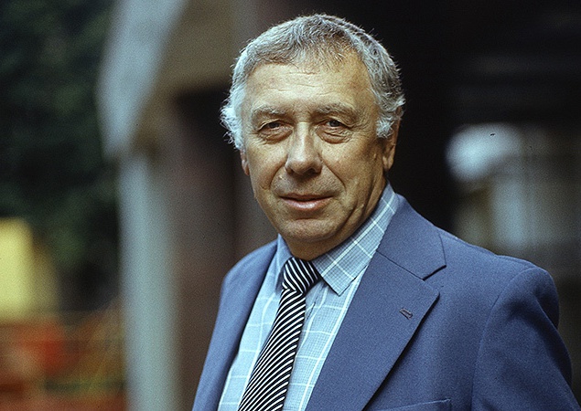 Анатолий Папанов ушел из жизни в августе 1987 года, и его смерть до сих пор вызывает массу вопросов, настолько неожиданной и трагической она была. Анатолий Дмитриевич вернулся домой, в Москву, с проходящих в Карелии съемок фильма "Холодное лето 53-го...", Анатолий Папанов ушел из жизни в августе 1987 года, и его смерть до сих пор вызывает массу вопросов, настолько неожиданной и трагической она была. Анатолий Дмитриевич вернулся домой, в Москву, с проходящих в Карелии съемок фильма "Холодное лето 53-го...",