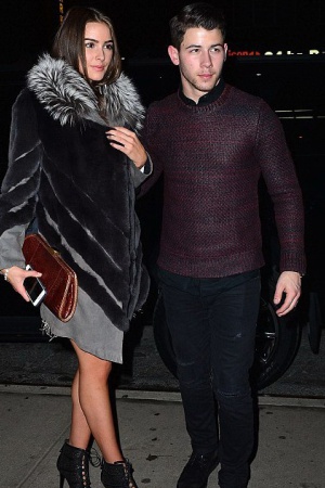 Ник Джонас и его подруга Оливия Калпо