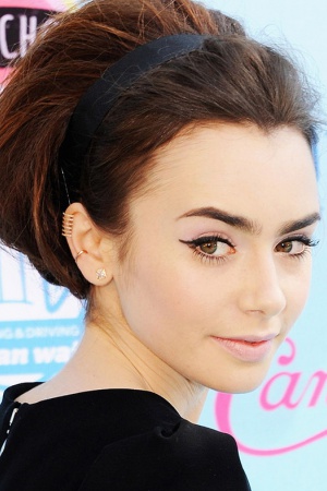 Прическа Лили Колинз