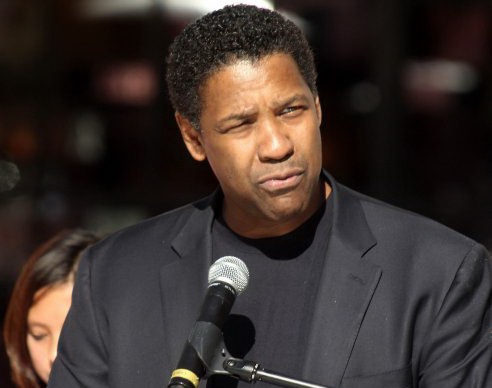 1. В раннем детстве Дензелу был предсказан огромный успех. Если у кого и есть основания верить в чудеса и предсказания, так это у Дензела. 1. В раннем детстве Дензелу был предсказан огромный успех. Если у кого и есть основания верить в чудеса и предсказания, так это у Дензела.