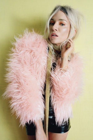 Сиенна Миллер