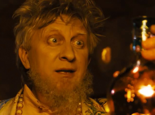 Украинский фильм-фэнтези "Волшебные истории: Эликсир доброты". Доктор Гольф – добрый волшебник и замечательный рассказчик. Он живет в своей подземной лаборатории, изобретает чудесные эликсиры, долгие столетия собирает по миру волшебные истории и записывае