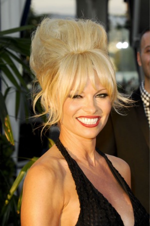 Спустя десять лет. Актриса на красной дорожке в 2014 году. Спустя десять лет. Актриса на красной дорожке в 2014 году.