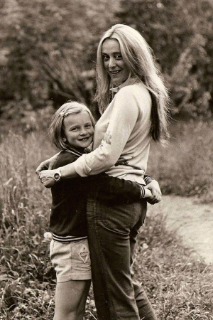 Маргарита Терехова с дочкой
