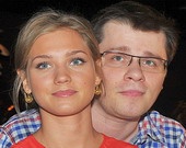 Гарик Харламов считает свою жену супермамой Гарик Харламов считает свою жену супермамой