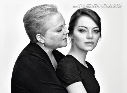 Криста Йегер Стоун: Эмма Стоун всегда была близка со своей мамой, они даже сделали соответствующие татуировки в прошлом году после того, как Криста выиграла свою битву с раком молочной железы. Тем не менее, Эмма испытала смущение, когда ее мама выпила лиш Криста Йегер Стоун: Эмма Стоун всегда была близка со своей мамой, они даже сделали соответствующие татуировки в прошлом году после того, как Криста выиграла свою битву с раком молочной железы. Тем не менее, Эмма испытала смущение, когда ее мама выпила лиш