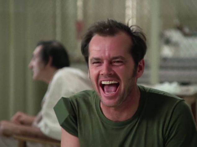 7. Пролетая над гнездом кукушки (One Flew Over the Cuckoo’s Nest). Режиссер – Милош Форман. Это кино про забавных психов? Джек Николсон корчит в нем смешные рожи и устраивает балаган? Все так, но вы вспомните, какие мысли проносились у вас в голове, ког 7. Пролетая над гнездом кукушки (One Flew Over the Cuckoo’s Nest). Режиссер – Милош Форман. Это кино про забавных психов? Джек Николсон корчит в нем смешные рожи и устраивает балаган? Все так, но вы вспомните, какие мысли проносились у вас в голове, ког